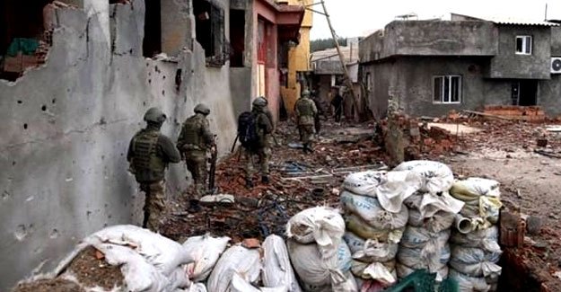 Sur’da sıkışan PKK’lıar teslim olmaya başladı