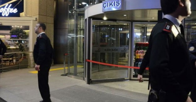 Diyarbakır’da Uzun Namlulu Silahlarla AVM’yi Bastılar