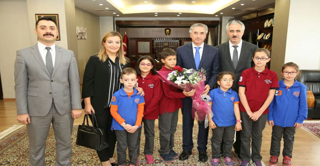 Öğrenciler Başkan Yanılmaz’ı Ziyaret Etti