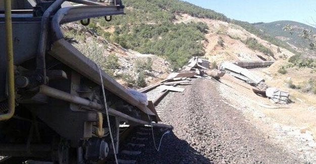 Elazığ-Tatvan Seferini Yapan Yük Trenine Saldırı