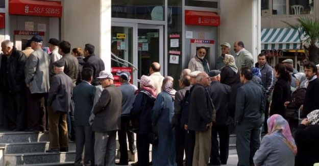 Emeklilikte Yaşa Takılanlara Kötü Haber!