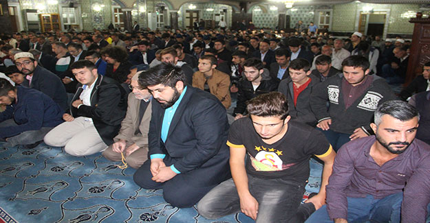 Gençler, 15 Temmuz Ruhuyla Sabah Namazında Buluştu