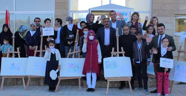 Elazığ’da Lösemili Çocuklar Resim Sergisi Açtı