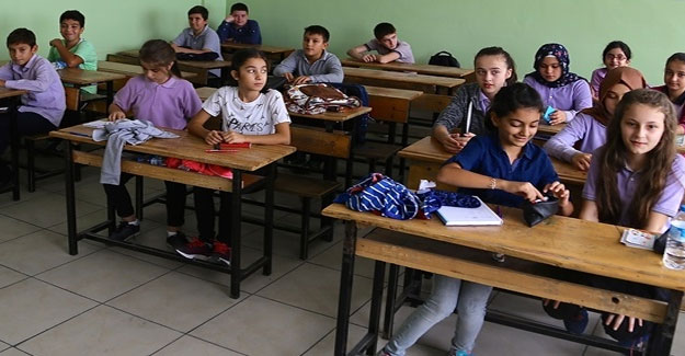 Öğrtemenlerde Öğrencilerde İstemiyor