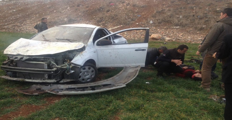 Otomobil Metrelerce Yükseklikten Tarlaya Uçtu: 1 Yaralı