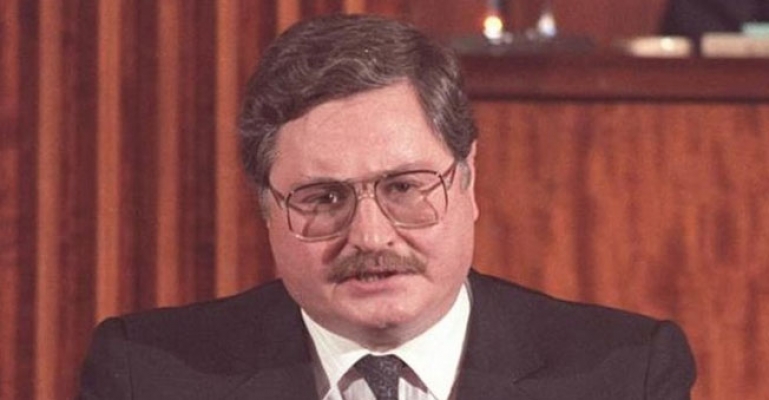 Siyasetinin Renkli İsimlerinden Eski Bakan Hasan Celal Güzel Vefat Etti