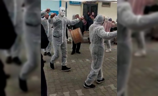 Ne Düğünden Vazgeçtiler Ne de Tedbir Almaktan…