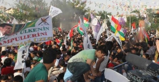 ‘Diyarbakır’da HDP Mitingine Bombayı PKK Koydu’ haberi